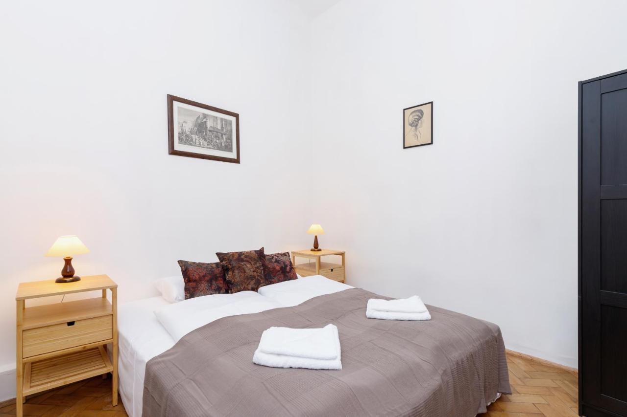 Apartment Pijarska Krakow By Noclegi Renters Bagian luar foto