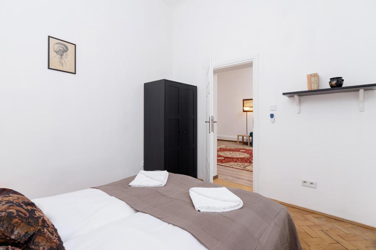 Apartment Pijarska Krakow By Noclegi Renters Bagian luar foto