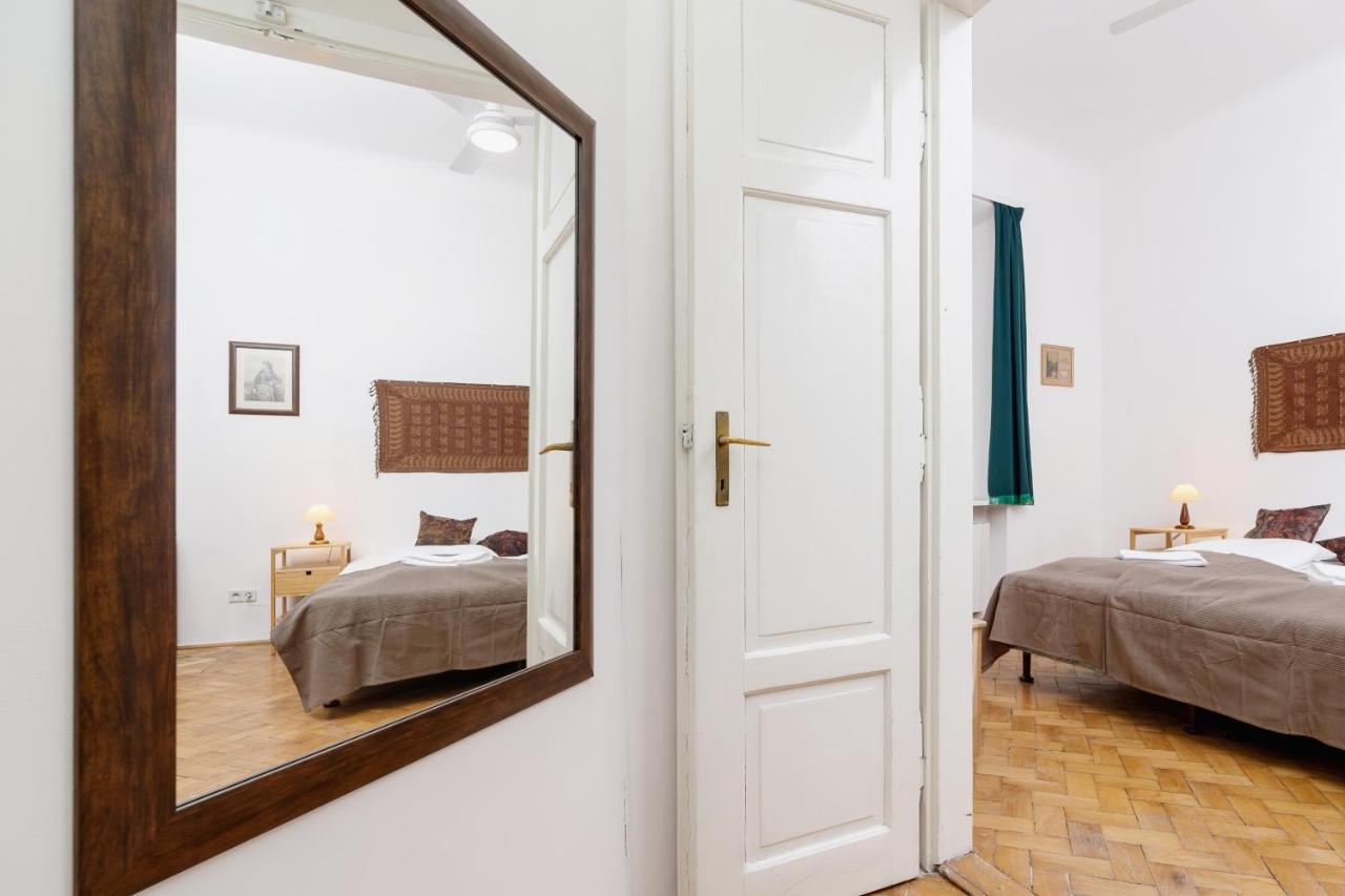 Apartment Pijarska Krakow By Noclegi Renters Bagian luar foto