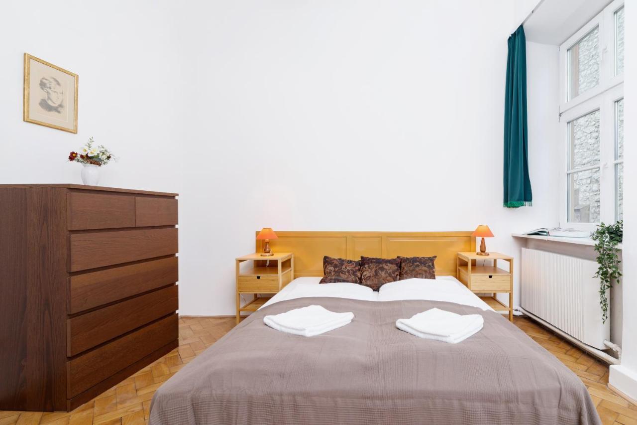 Apartment Pijarska Krakow By Noclegi Renters Bagian luar foto