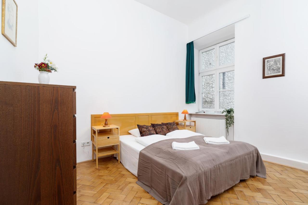 Apartment Pijarska Krakow By Noclegi Renters Bagian luar foto
