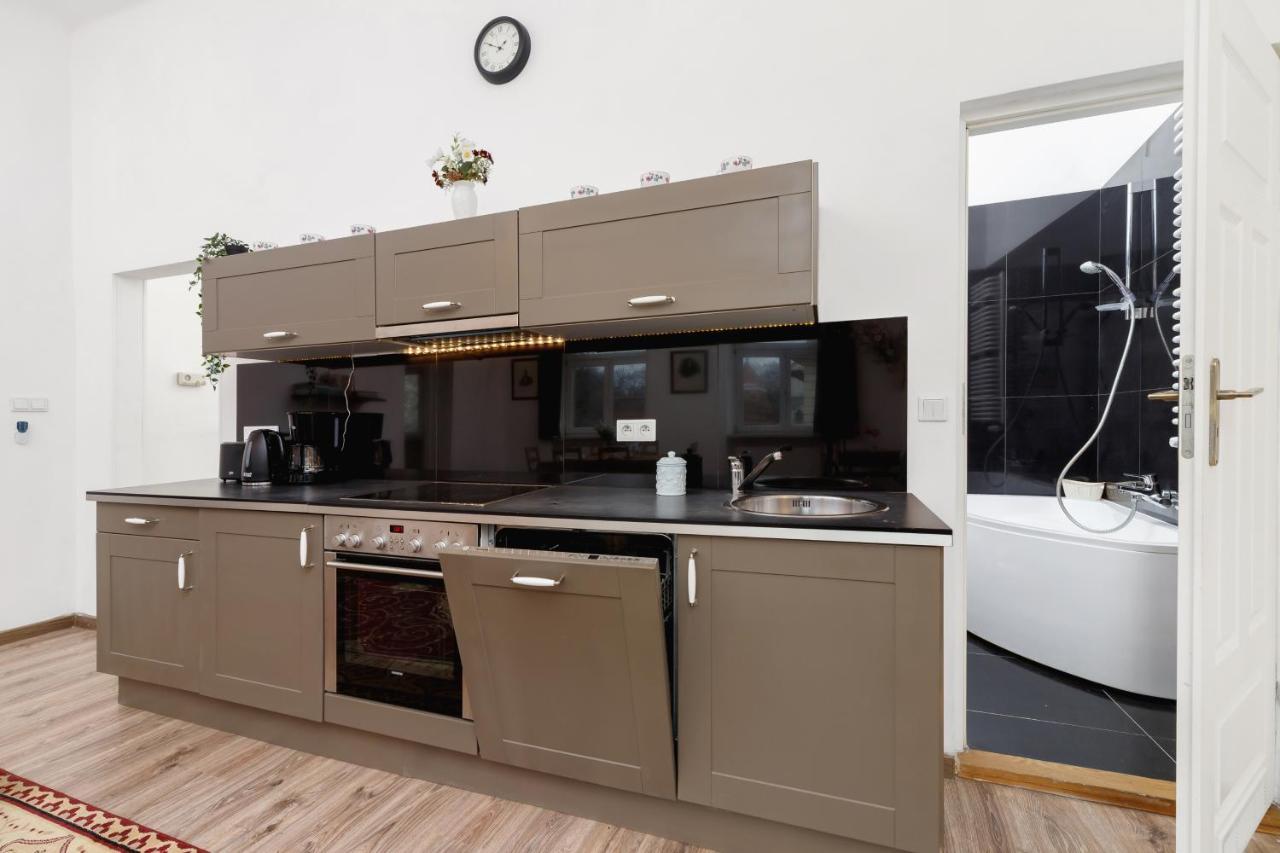 Apartment Pijarska Krakow By Noclegi Renters Bagian luar foto