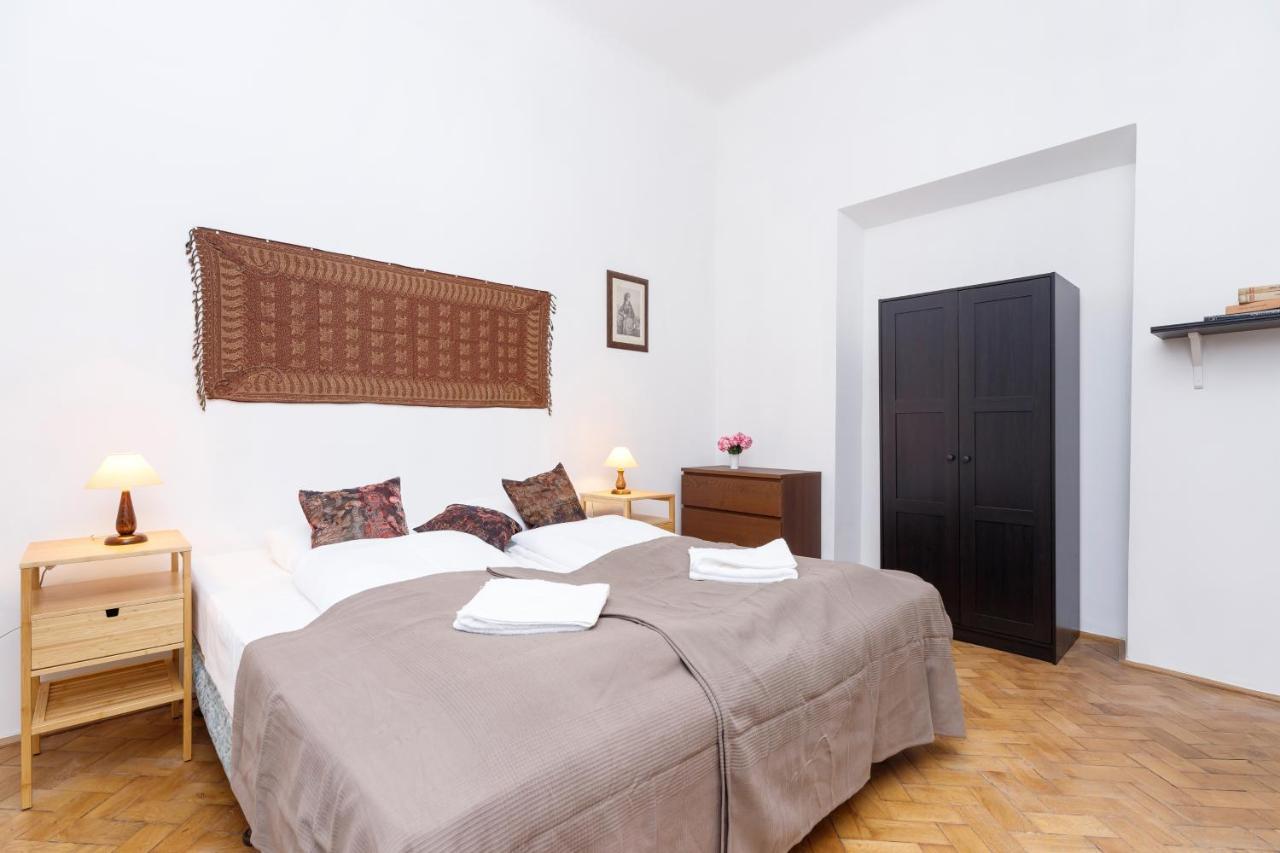 Apartment Pijarska Krakow By Noclegi Renters Bagian luar foto