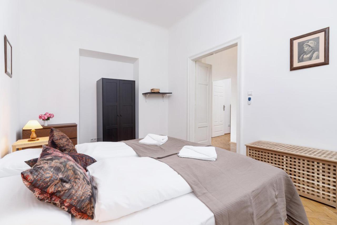 Apartment Pijarska Krakow By Noclegi Renters Bagian luar foto
